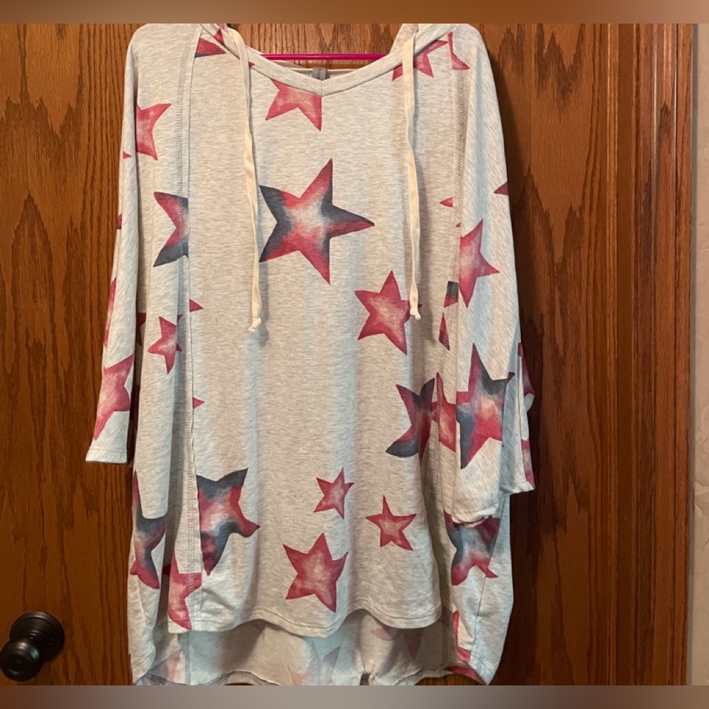 🔥🔥Honey me hooded short sleeve. Size 3X. Super soft material. Comfy and flowy.